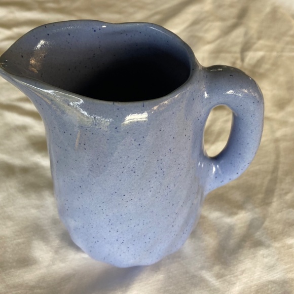 Vintage Bybee of Kentucky small 22 ounce Blue Pitcher - Picture 2 of 4